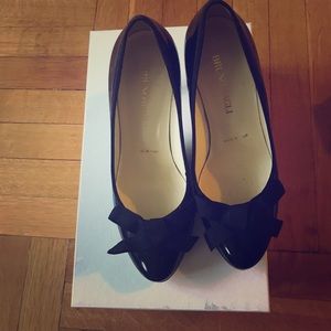 Bruno Magli patent leather black bow pumps